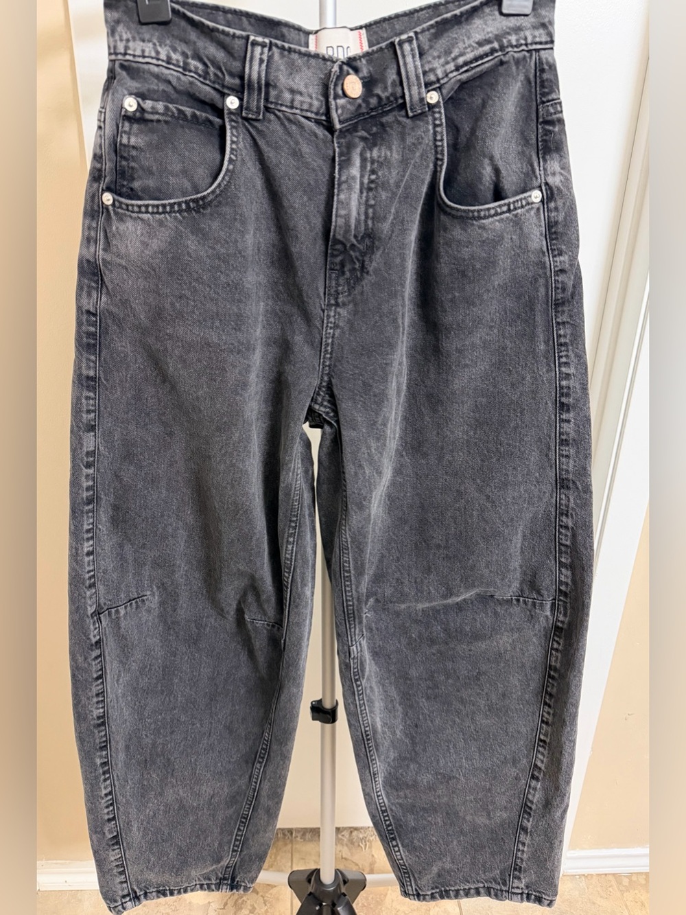 BDG Urban Outfitters Logan Buckle Baggy Barrel Jeans